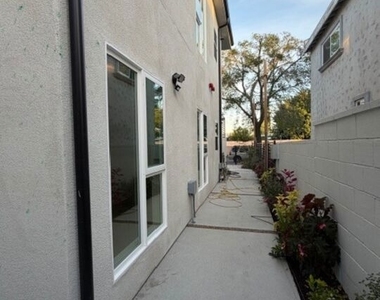 5191 5191 Lindley Avenue - Photo Thumbnail 35