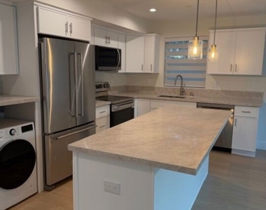 5191 5191 Lindley Avenue - Photo Thumbnail 20