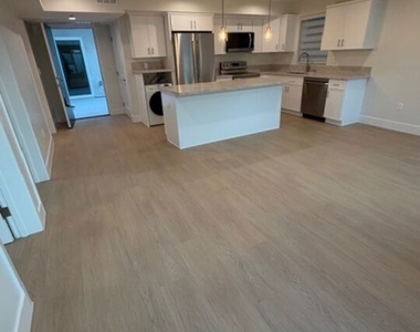 5191 5191 Lindley Avenue - Photo Thumbnail 31