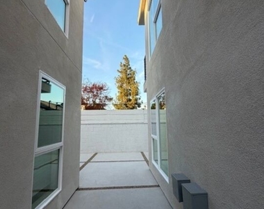 5191 5191 Lindley Avenue - Photo Thumbnail 40