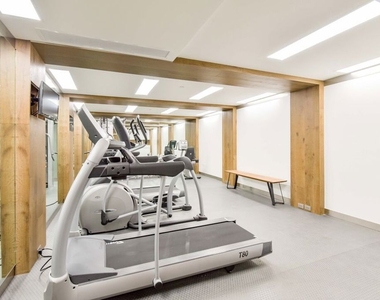 1818 Thayer Avenue - Photo Thumbnail 24