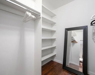 1818 Thayer Avenue - Photo Thumbnail 4