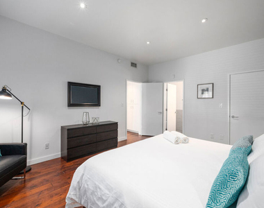 1818 Thayer Avenue - Photo Thumbnail 2