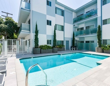 1818 Thayer Avenue - Photo Thumbnail 29