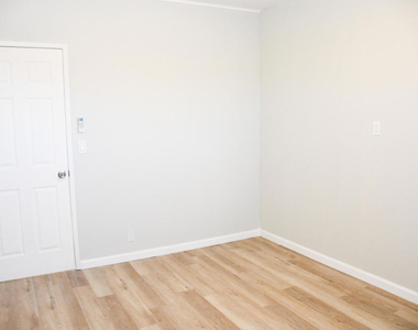 61576 Aberdeen Drive - Photo Thumbnail 13