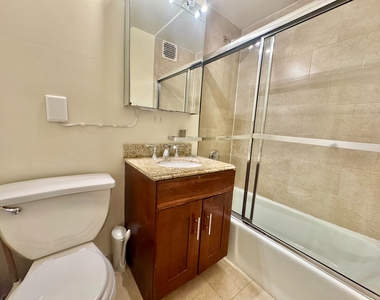 30 Christopher Street - Photo Thumbnail 4