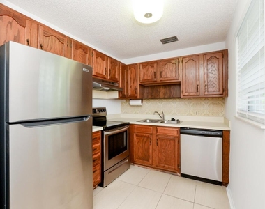 8 Lake Vista Trail - Photo Thumbnail 5