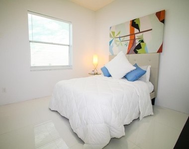 661 Lake Wellington Drive - Photo Thumbnail 44