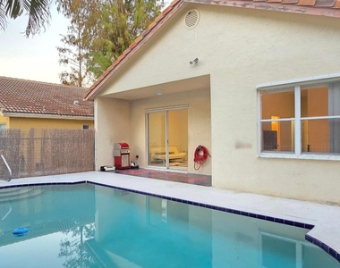 661 Lake Wellington Drive - Photo Thumbnail 56