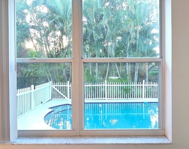 661 Lake Wellington Drive - Photo Thumbnail 34