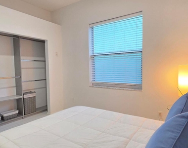661 Lake Wellington Drive - Photo Thumbnail 70