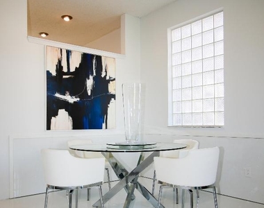 661 Lake Wellington Drive - Photo Thumbnail 16