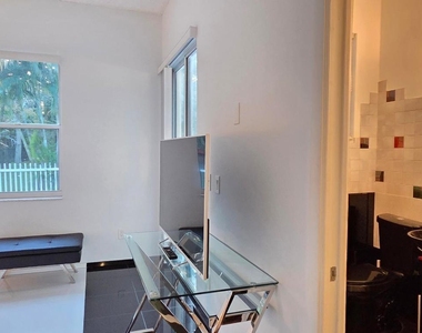 661 Lake Wellington Drive - Photo Thumbnail 65