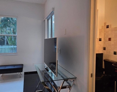 661 Lake Wellington Drive - Photo Thumbnail 63