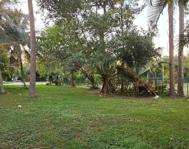 661 Lake Wellington Drive - Photo Thumbnail 48