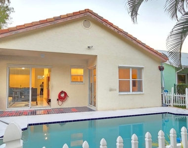 661 Lake Wellington Drive - Photo Thumbnail 51