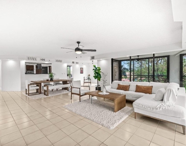 7201 Promenade Drive E - Photo Thumbnail 7