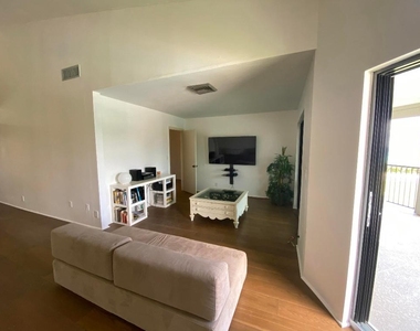 5801 N Ocean Boulevard - Photo Thumbnail 4