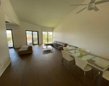 5801 N Ocean Boulevard - Photo Thumbnail 1