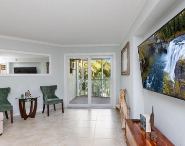 961 S Ocean Drive - Photo Thumbnail 14