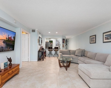 961 S Ocean Drive - Photo Thumbnail 15