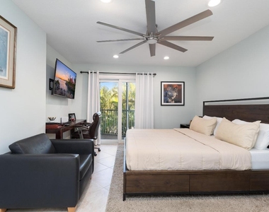 961 S Ocean Drive - Photo Thumbnail 3