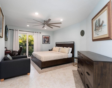 961 S Ocean Drive - Photo Thumbnail 2