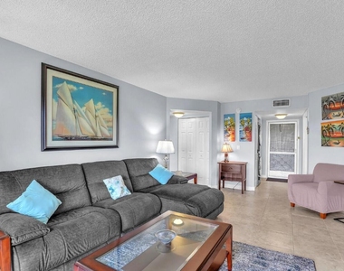 3959 Via Poinciana - Photo Thumbnail 7