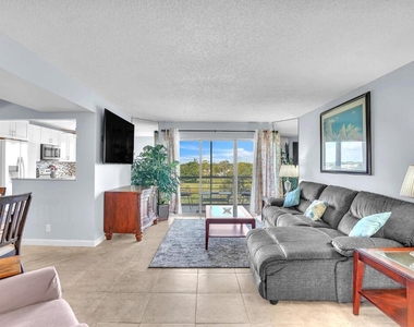 3959 Via Poinciana - Photo Thumbnail 5