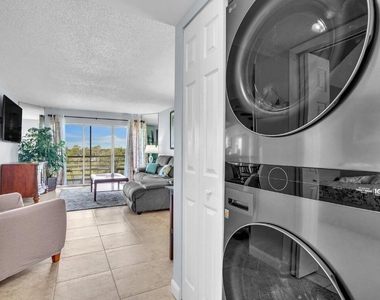 3959 Via Poinciana - Photo Thumbnail 28