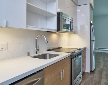 285 8th Ave N. - Photo Thumbnail 4