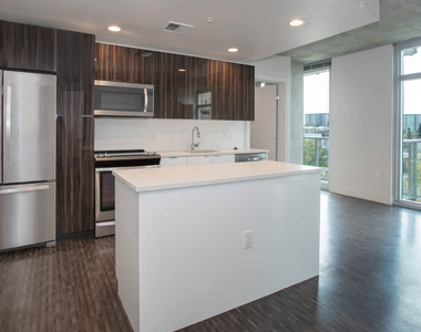1250 Cherokee St - Photo Thumbnail 8