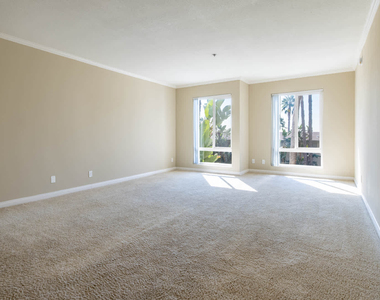 1710 N Fuller Ave - Photo Thumbnail 15