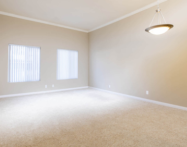 1710 N Fuller Ave - Photo Thumbnail 46