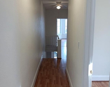 1238 N Alden Street - Photo Thumbnail 4