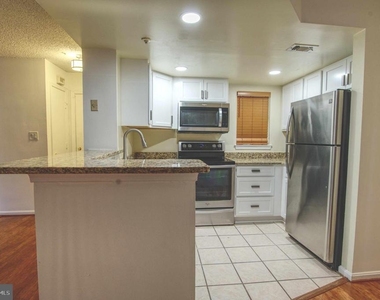 1007 Fallcrest Court - Photo Thumbnail 16