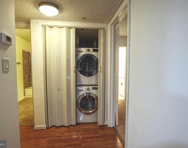 1007 Fallcrest Court - Photo Thumbnail 11