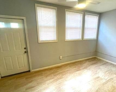 4909 Nw Illinois Avenue Nw - Photo Thumbnail 2