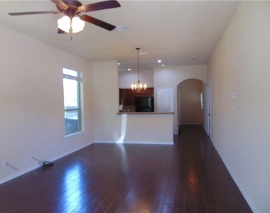 185 Creekside Villa Dr - Photo Thumbnail 2