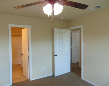 185 Creekside Villa Dr - Photo Thumbnail 5