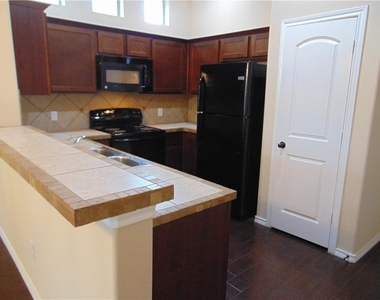 185 Creekside Villa Dr - Photo Thumbnail 4