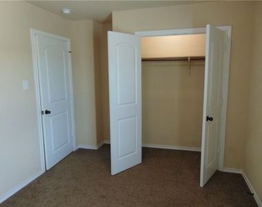 185 Creekside Villa Dr - Photo Thumbnail 9