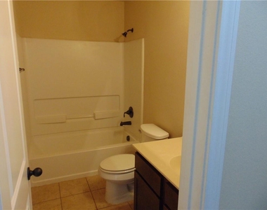 185 Creekside Villa Dr - Photo Thumbnail 7