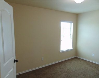 185 Creekside Villa Dr - Photo Thumbnail 8