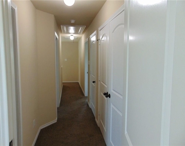 185 Creekside Villa Dr - Photo Thumbnail 10