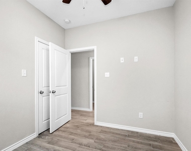 16706 E Hammon - Photo Thumbnail 13