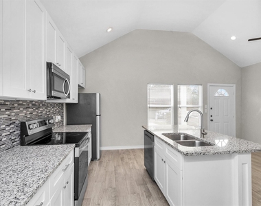 16706 E Hammon - Photo Thumbnail 9