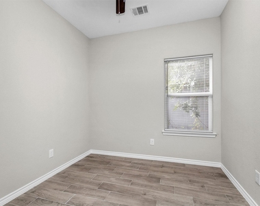 16706 E Hammon - Photo Thumbnail 12
