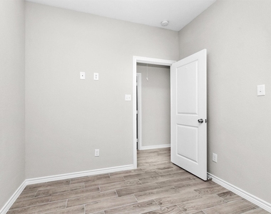 16706 E Hammon - Photo Thumbnail 16