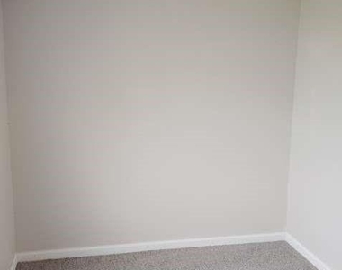 318 10th Street - Photo Thumbnail 4